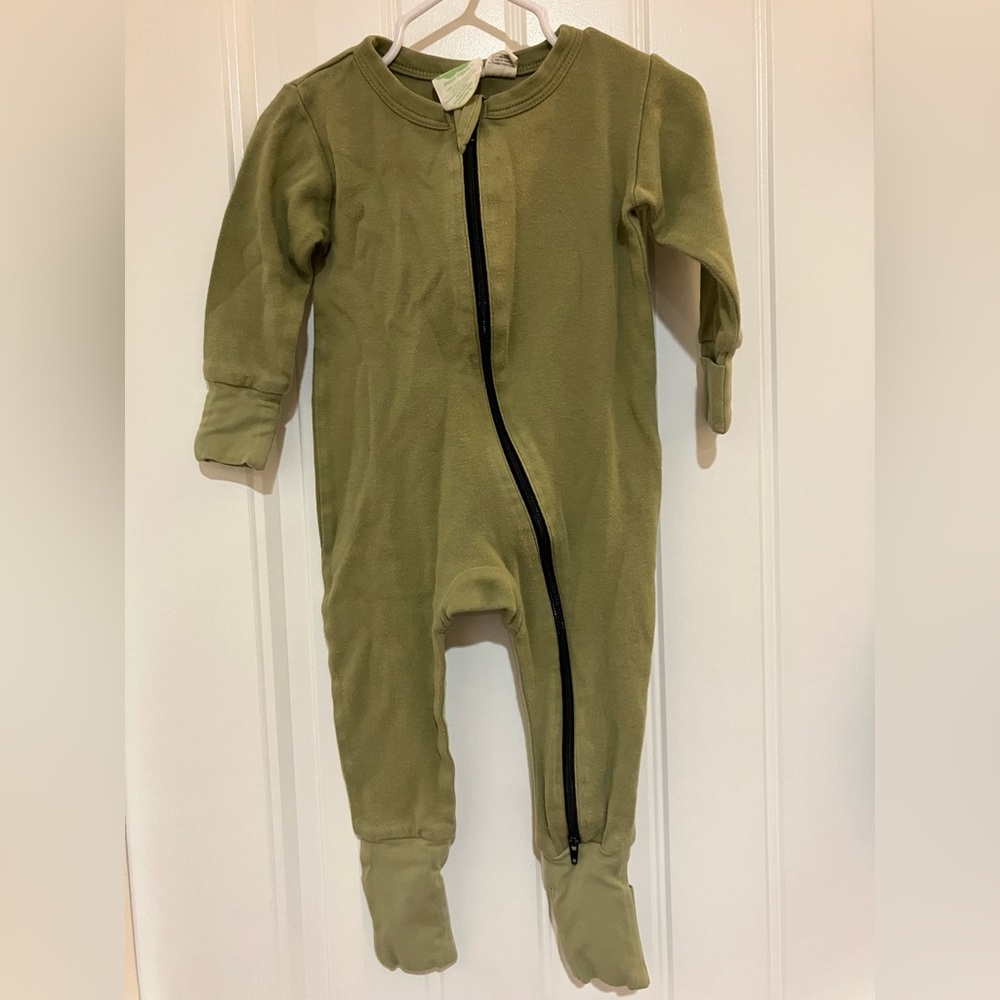Parade Organics fold over cuff sleeper 6-12 month in sage green